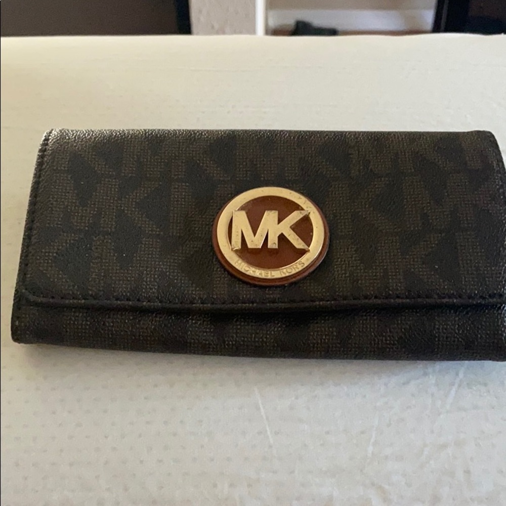 Michael kors wallet